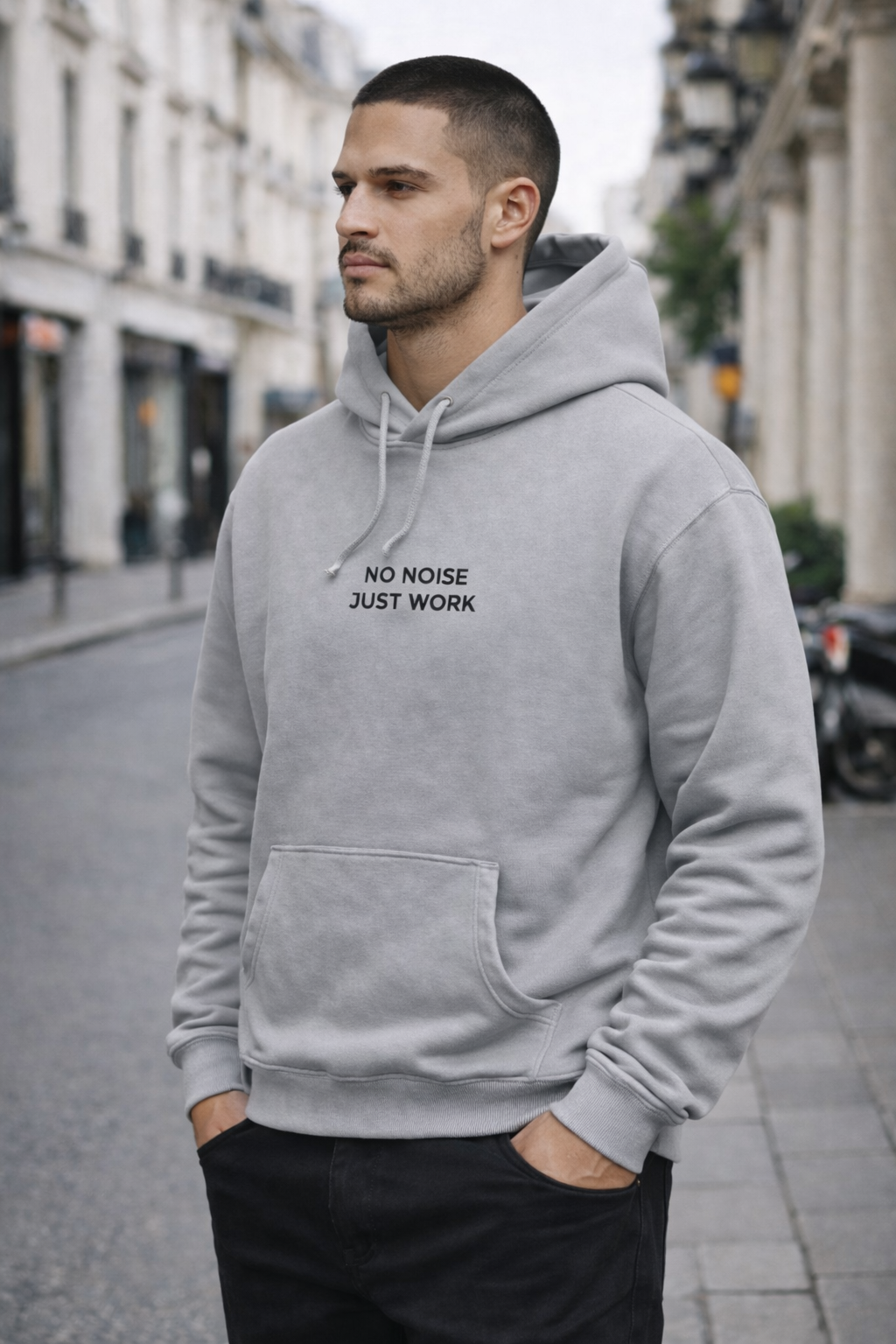 HOODIE “NO NOISE JUST WORK” — ÉDITION SIGNATURE