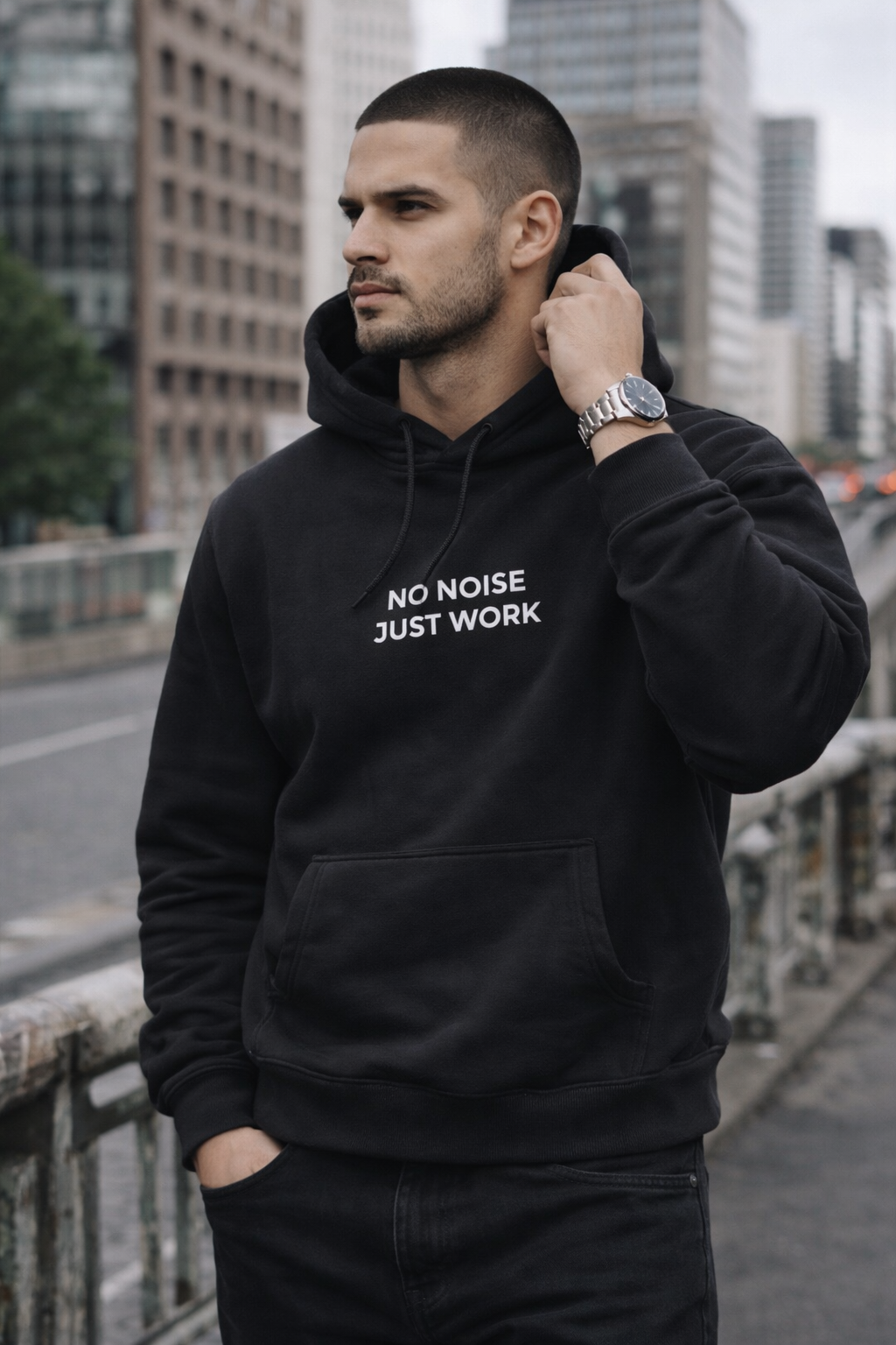 HOODIE “NO NOISE JUST WORK” — ÉDITION SIGNATURE